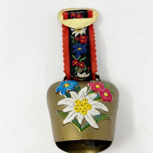 Vtg BRASS Cow Goat BELL Hand-Painted Flowers Decorative Strap Switzerland Alpine - Picture 1 of 7